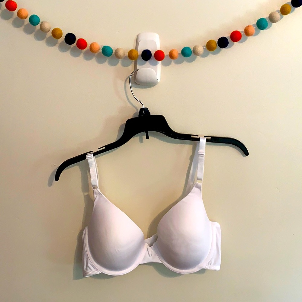 Self Expressions by Maidenform Bras 36D